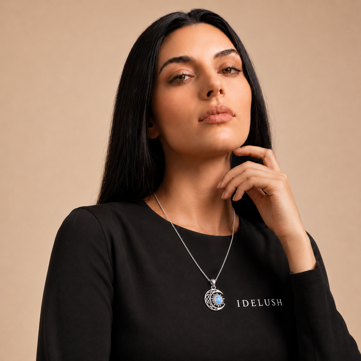 Collar Luna y Sol de Acero Inoxidable IDELUSH · Colgante con Ópalo